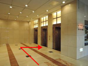 建物内エレベータホールの写真